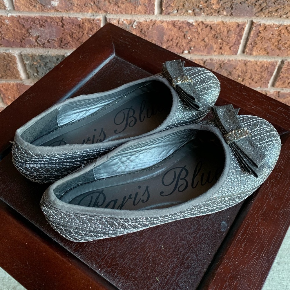 Paris Blues Big Girl Size 5 Slip on Shoes